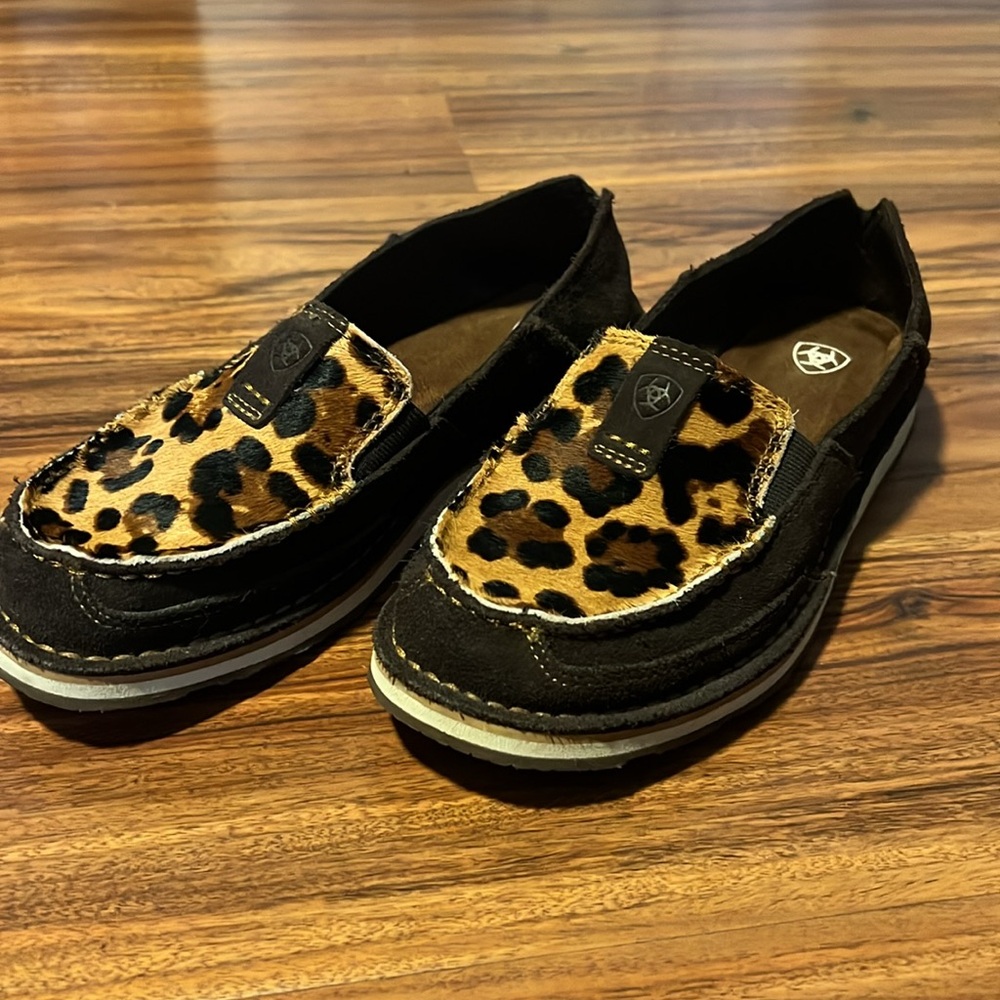 Ariat Leopard Cruisers